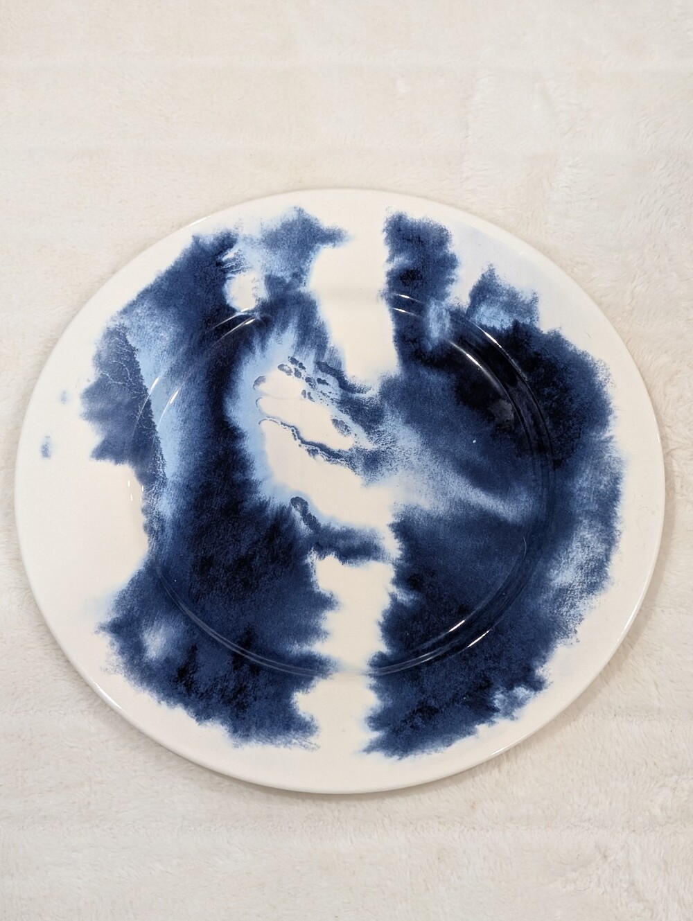 Dinner plate in the Dark Matter pattern by Royal Stafford